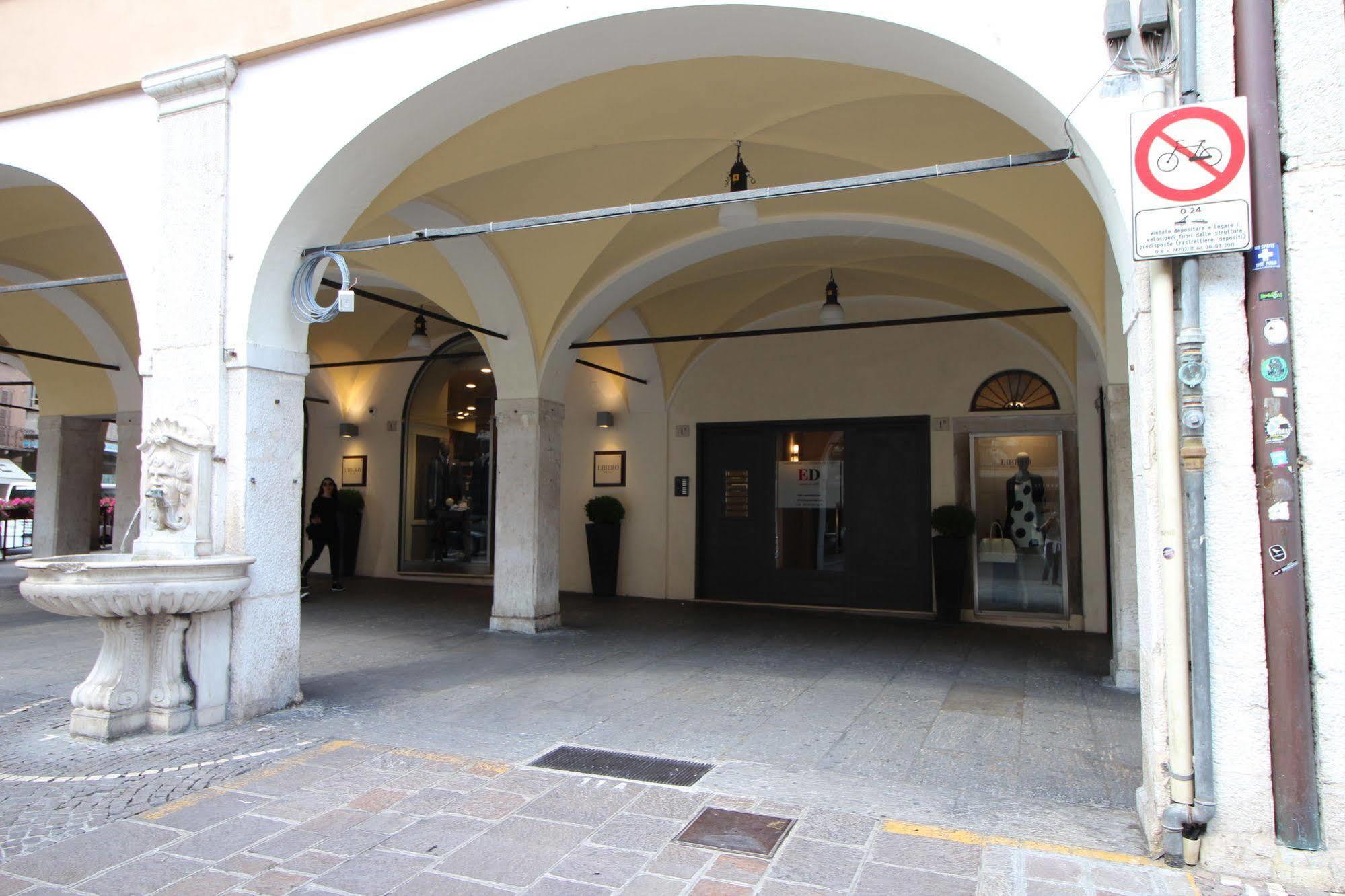 Eleganti Dimore Brescia Exterior photo